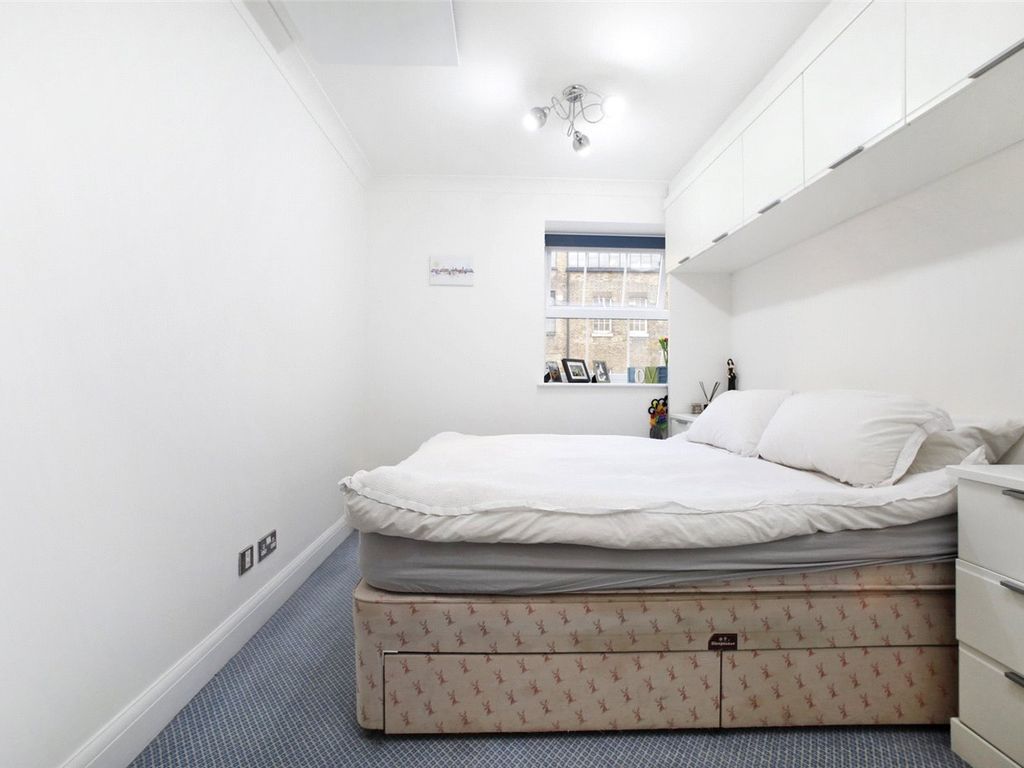 2 bed flat for sale in Newton Street, London WC2B, £950,000
