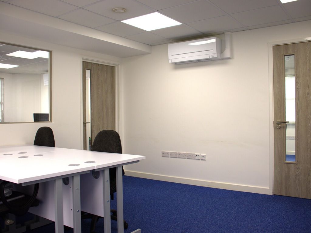 Office to let in Fulham Palace Road, Hammersmith W6, £14,400 pa