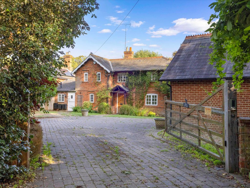 3 bed detached house for sale in Ockham Lane, Ockham, Woking, Surrey GU23, £1,250,000
