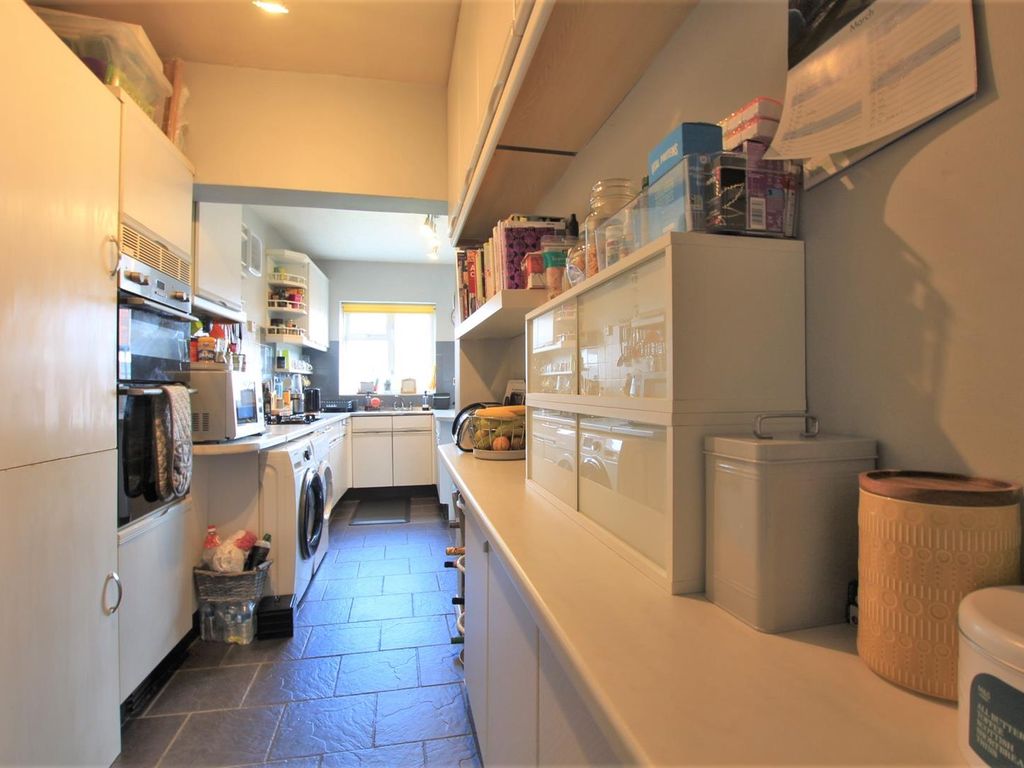 4 bed terraced house for sale in Hinton Avenue, Hounslow TW4, £585,000