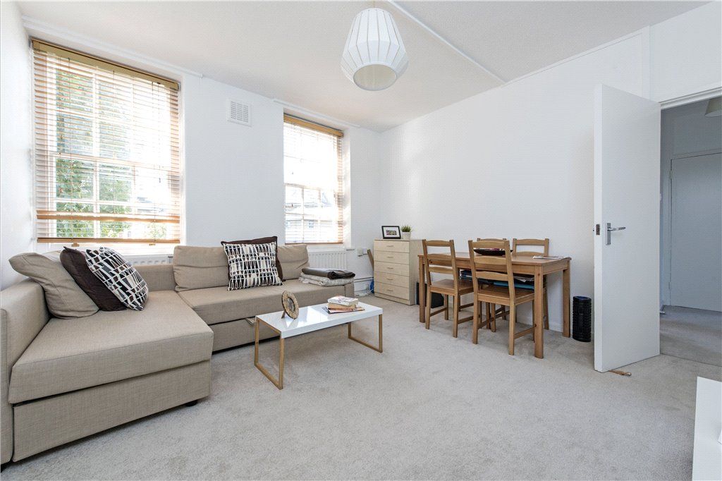 1 bed flat for sale in Archer House, London, London SW11, £360,000