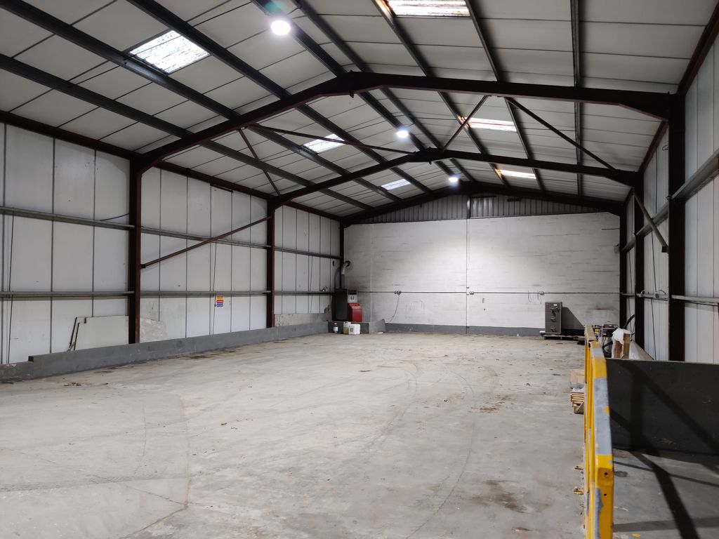 Light industrial to let in Bourtie Works, Bourtie Industrial Estate, Inverurie AB51, £35,000 pa