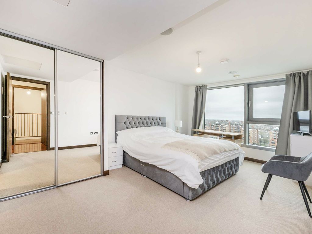 3 bed flat for sale in Bridges Court, London SW11, £1,600,000