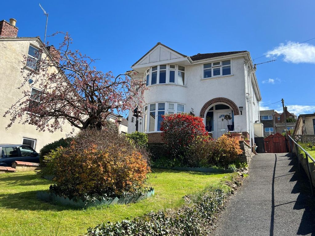 3 bed detached house for sale in Lansdown, Stroud GL5, £440,000