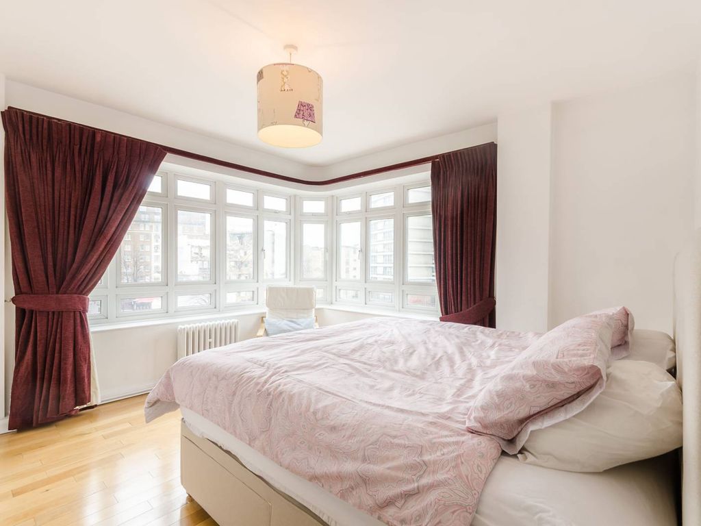 2 bed flat for sale in Portsea Place, Hyde Park Estate, London W2, £850,000