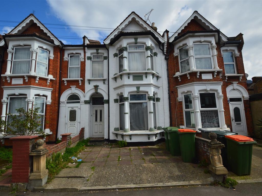 4 bed property for sale in Second Avenue, Manor Park E12, £530,000