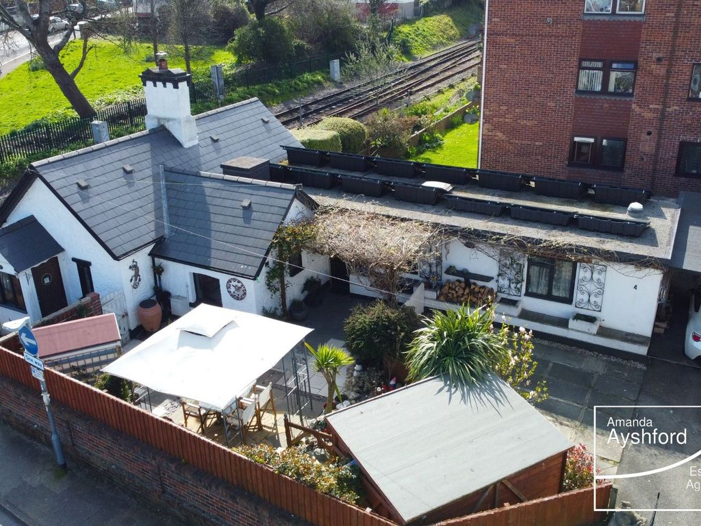 2 bed detached bungalow for sale in Sands Road, Paignton TQ4, £340,000