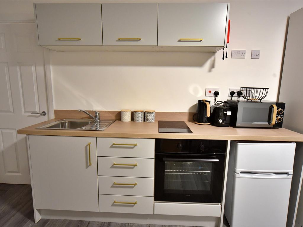 1 bed flat to rent in Albert Road, Middlesbrough, North Yorkshire TS1, £625 pcm