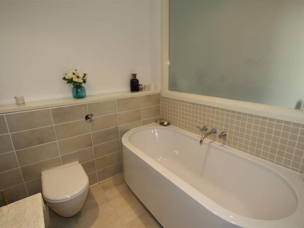 2 bed flat for sale in Chorlton Mill, Manchester M1, £370,000