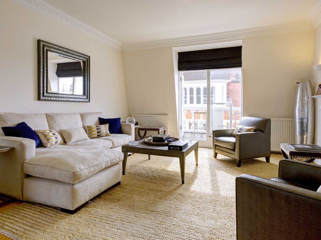 3 bed flat for sale in Wilbraham Place, London SW1X, £3,195,000