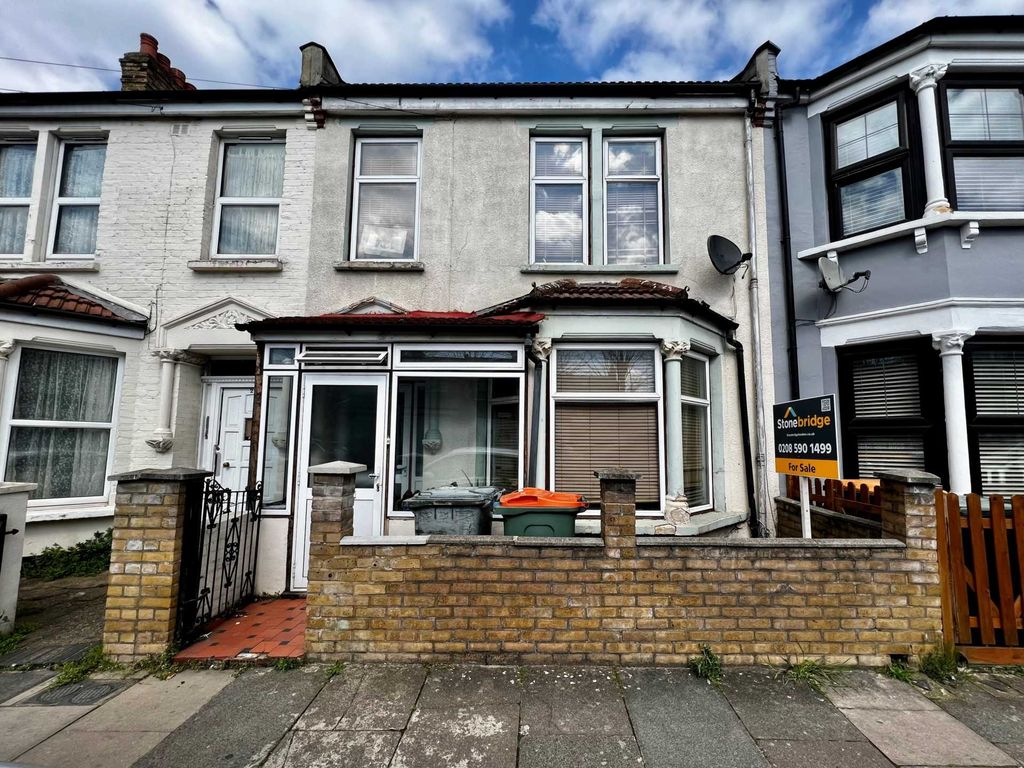 4 bed terraced house for sale in Whyteville Road, Forest Gate E7, £560,000