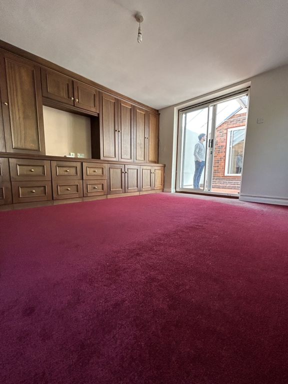 6 bed terraced house to rent in Bristol Road, Edgbaston, Birmingham B5, £3,000 pcm