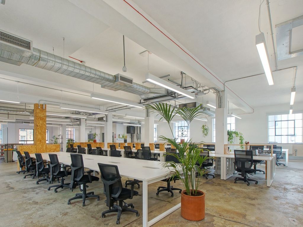 Office to let in Holywell Row, London EC2A, £242,277 pa