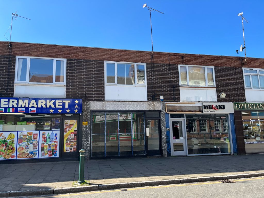 Retail premises to let in Long Street, Atherstone CV9, £9,500 pa