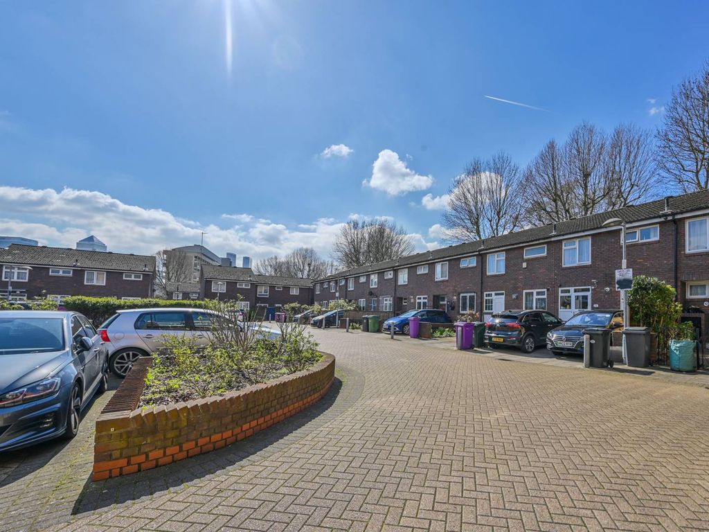 3 bed terraced house for sale in Booker Close E14, Tower Hamlets, London,, £735,000