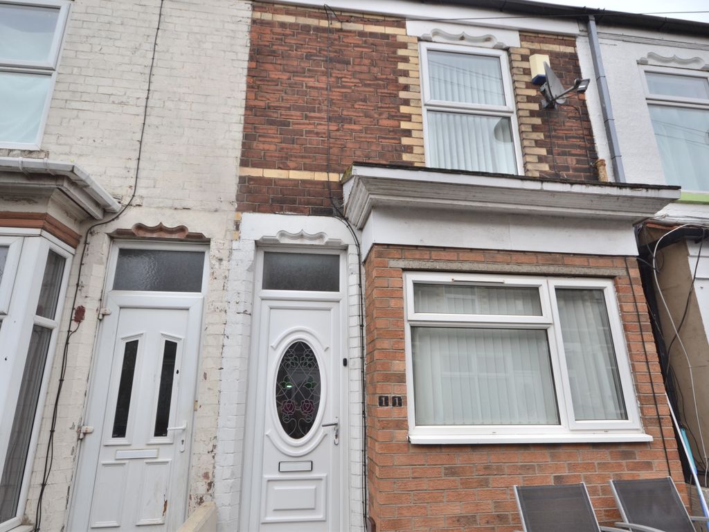 2 bed terraced house to rent in Carlton Avenue, Delhi Street, Hull HU9, £475 pcm