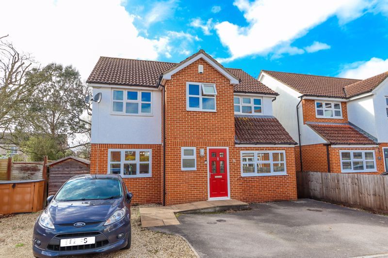 4 bed detached house for sale in Dawes Close, Clevedon BS21, £525,000