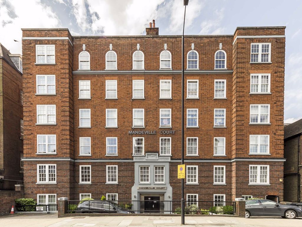 3 bed flat for sale in Finchley Road, London NW3, £825,000