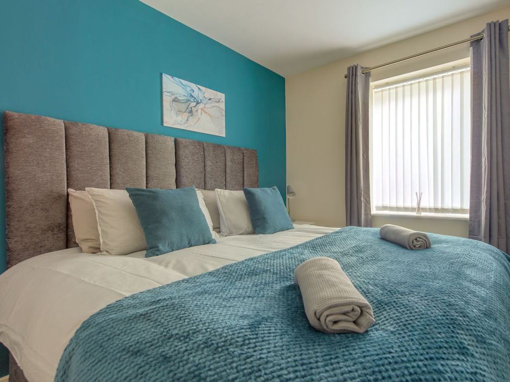 2 bed flat to rent in Burton Wood Drive, Birmingham B20, £2,595 pcm