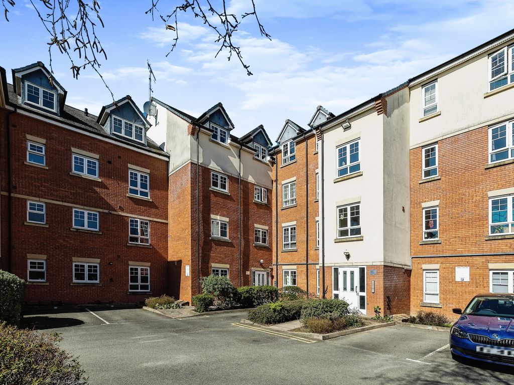 2 bed flat for sale in Turberville Place, Warwick, Warwickshire CV34, £185,000