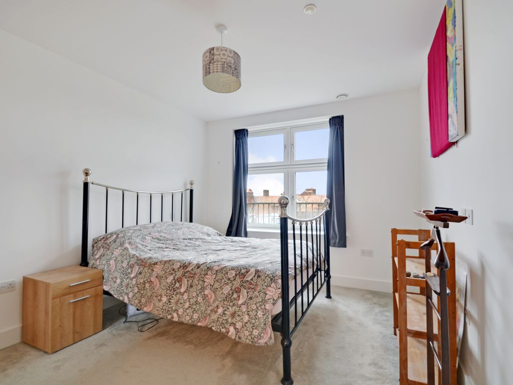 2 bed flat for sale in 4 Sterling Way, London N7, £760,000