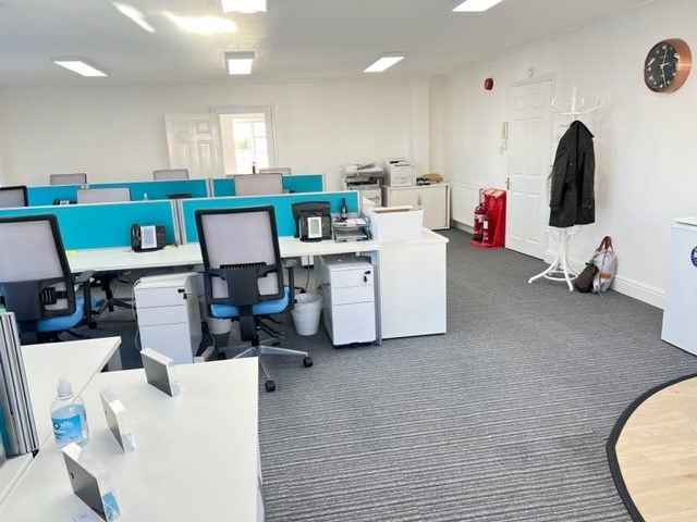 Office to let in Hillgate Place, London SW12, £39,235 pa