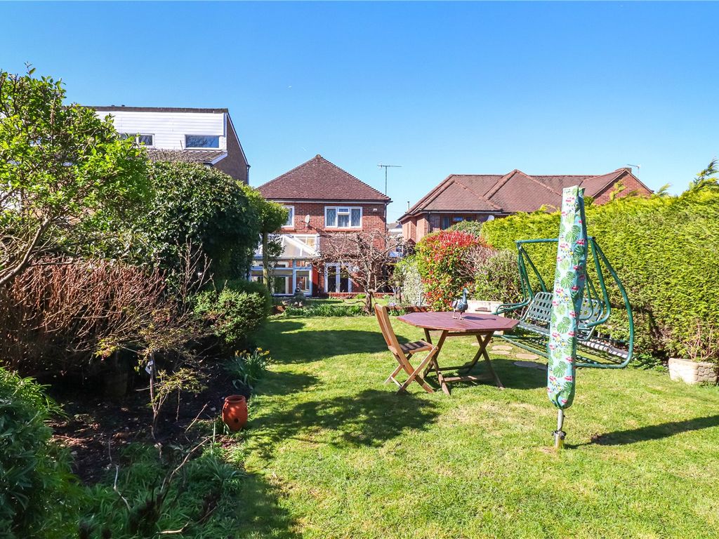 3 bed detached house for sale in Langley Lane, Abbots Langley WD5, £580,000