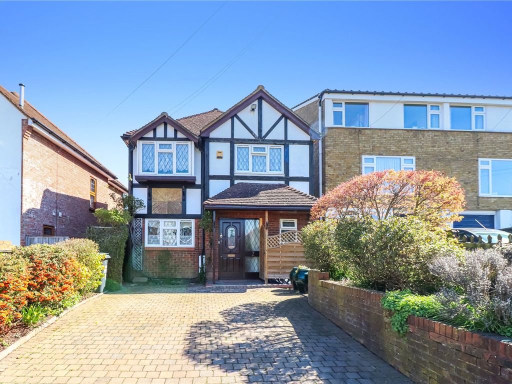 3 bed detached house for sale in Langley Lane, Abbots Langley WD5, £580,000