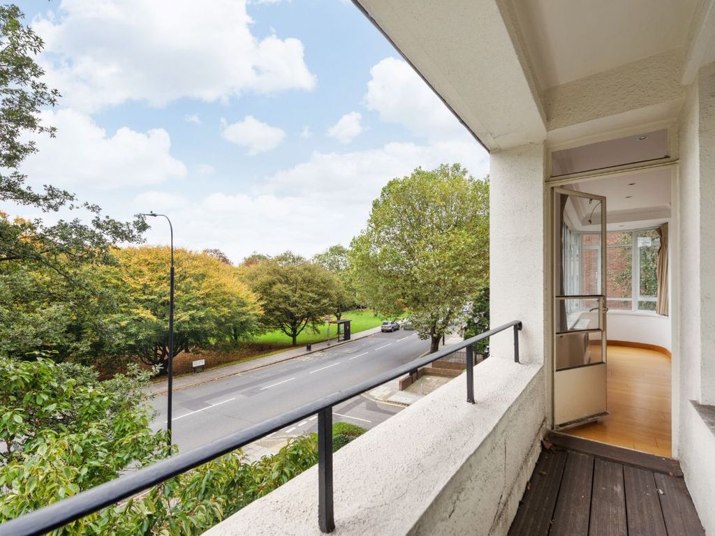3 bed flat for sale in Viceroy Court, Prince Albert Road, St John