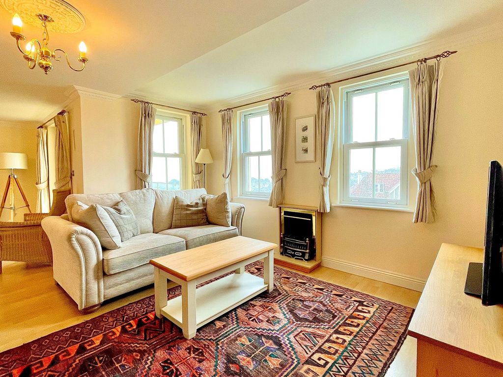 2 bed flat for sale in Sea View Road, Falmouth TR11, £435,000