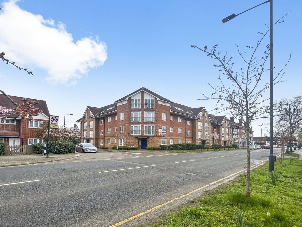 2 bed flat for sale in Watford Road, Wembley, Middlesex HA0, £175,000