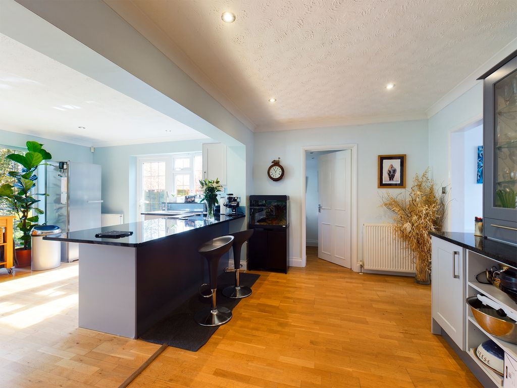 4 bed detached house for sale in The Crest, Bledlow Ridge, High Wycombe HP14, £850,000