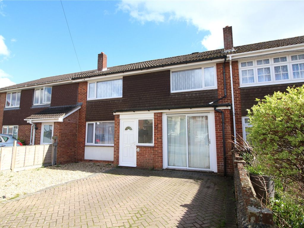 4 bed detached house for sale in Albert Road, New Milton, Hampshire BH25, £375,000