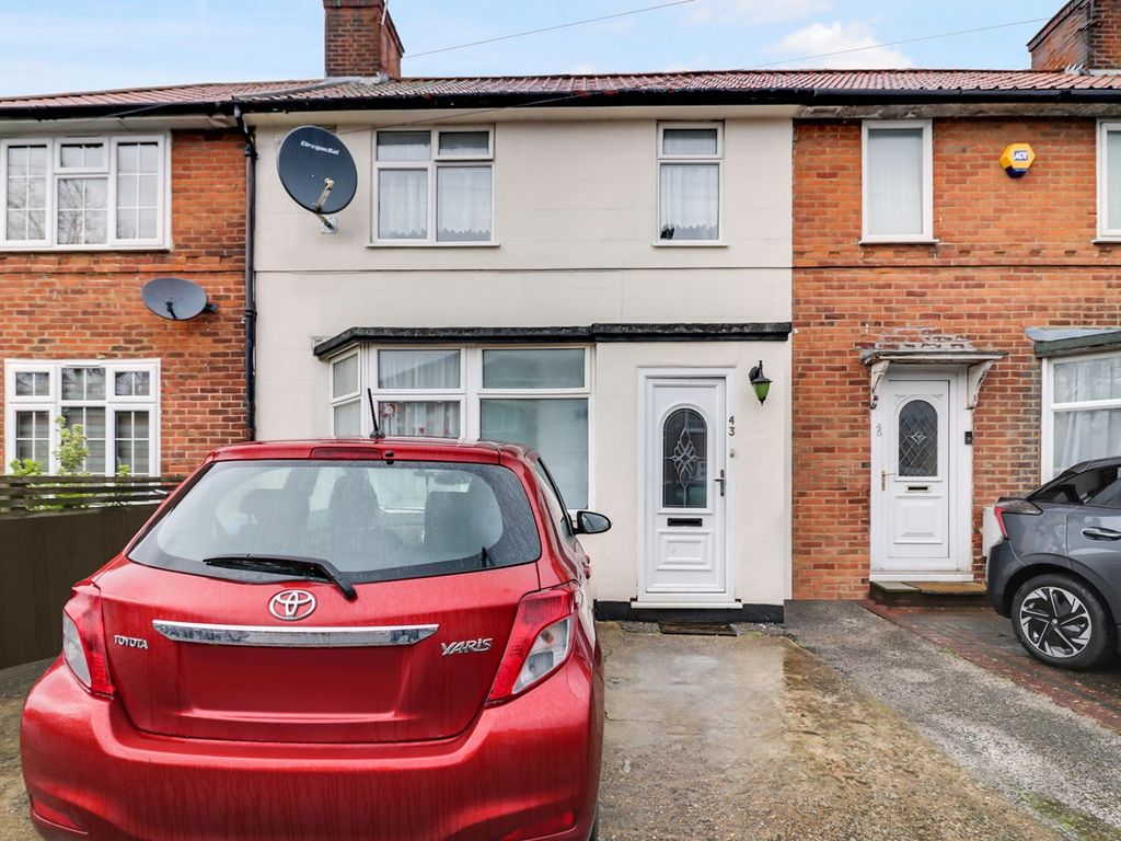 3 bed terraced house for sale in Abbots Road, Edgware HA8, £465,000