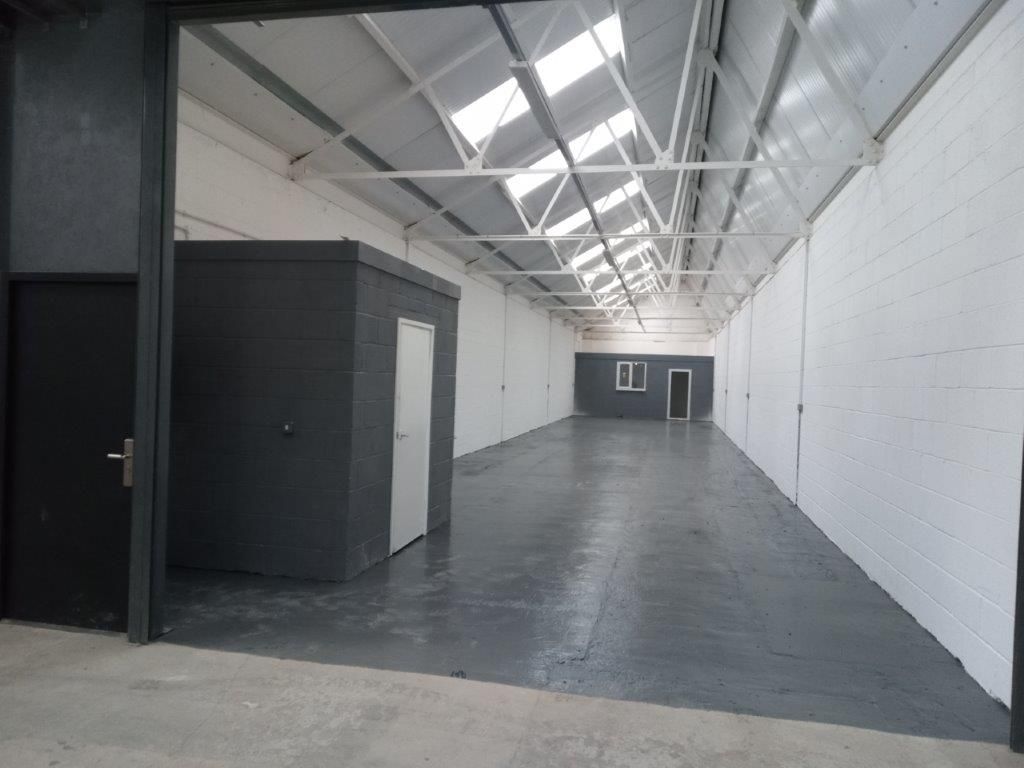 Warehouse to let in Clonmel Road, Birmingham B30, £16,800 pa