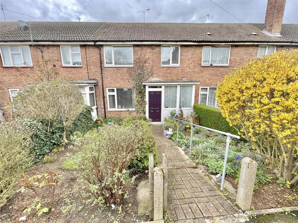 3 bed terraced house for sale in Coningsby Drive, Potters Bar EN6, £450,000