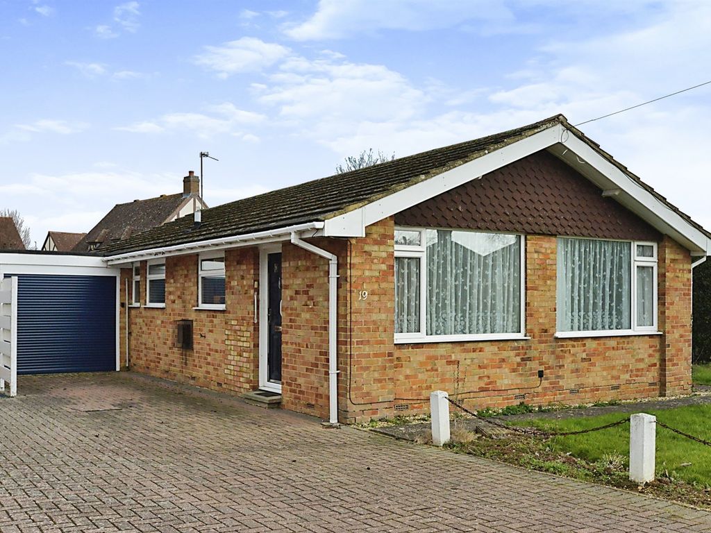 2 bed detached bungalow for sale in Willow Grove, Old Stratford, Milton Keynes MK19, £350,000