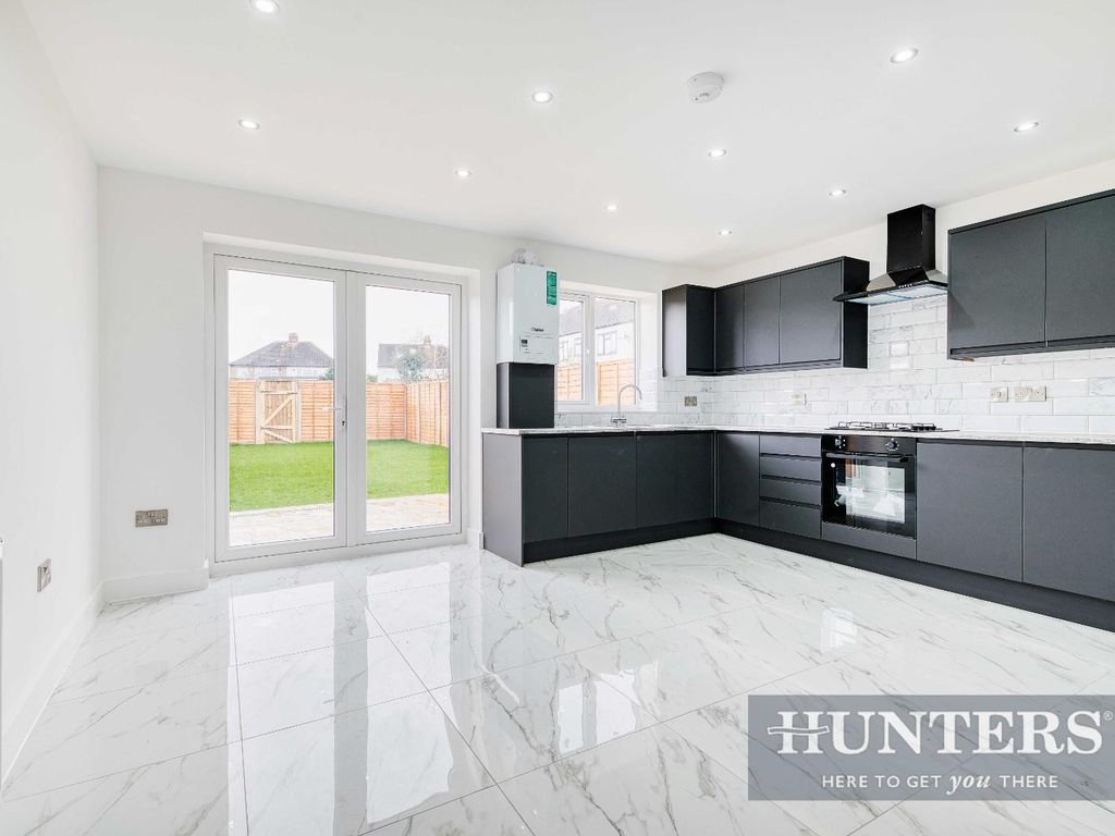 4 bed semi-detached house for sale in Hook Rise South, Tolworth, Surbiton KT6, £650,000