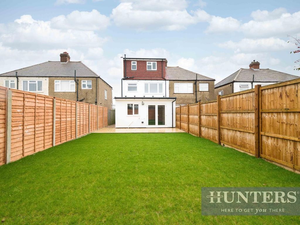 4 bed semi-detached house for sale in Hook Rise South, Tolworth, Surbiton KT6, £650,000
