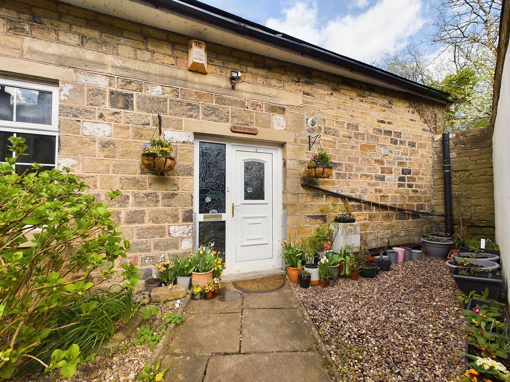 3 bed bungalow for sale in Hirst Mill Crescent, Shipley BD18, £385,000