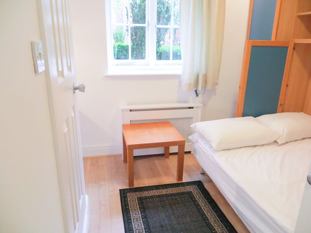 Studio to rent in Fulham Palace Road, Hammersmith, London W6, £1,278 pcm