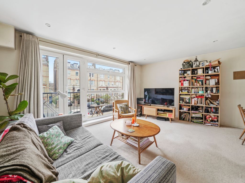 1 bed flat for sale in Jeremy Court, 66-68 The Chase, Clapham, London SW4, £425,000