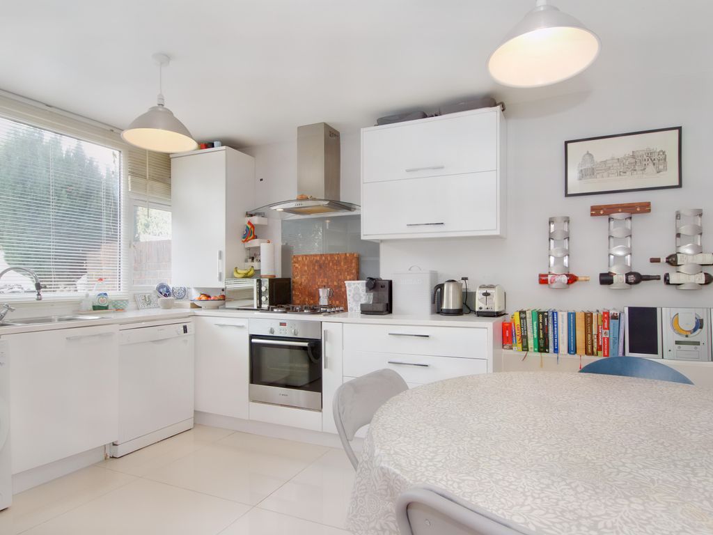3 bed maisonette for sale in Grangedale Close, Northwood HA6, £400,000