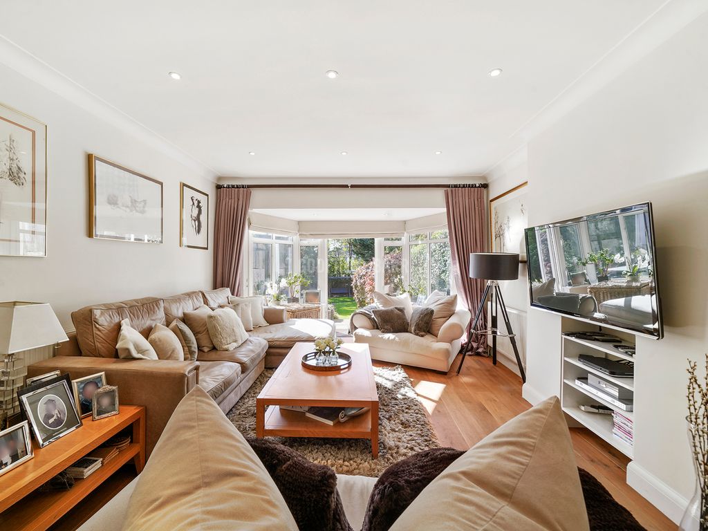 5 bed detached house for sale in Arden Road, London N3, £1,850,000