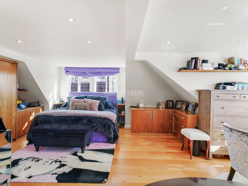 5 bed detached house for sale in Arden Road, London N3, £1,850,000