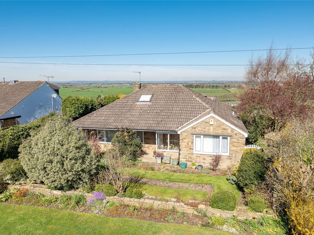 4 bed bungalow for sale in Blackmoor Lane, Bardsey LS17, £600,000