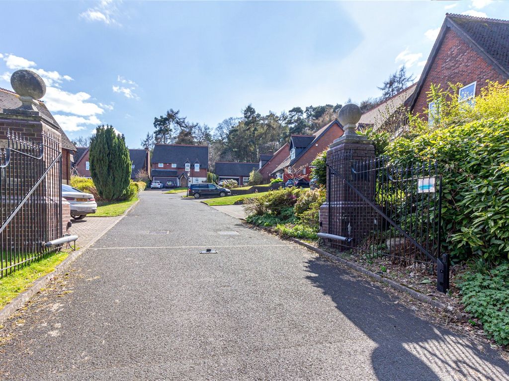 5 bed detached house for sale in St Johns Wood, Rednal, Birmingham, West Midlands B45, £685,000