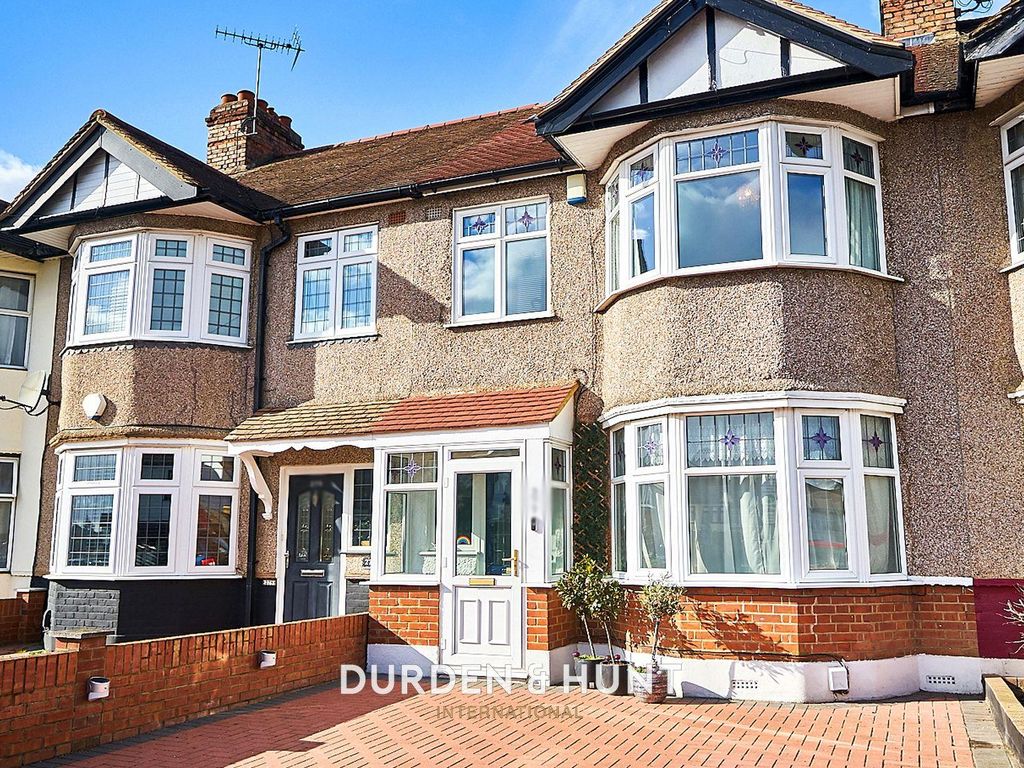 4 bed terraced house for sale in Buckhurst Way, Buckhurst Hill IG9, £675,000