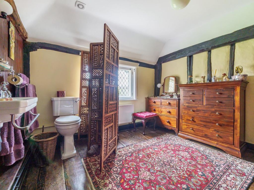 5 bed farmhouse for sale in Ashford Road, Bethersden, Ashford TN26, £1,350,000