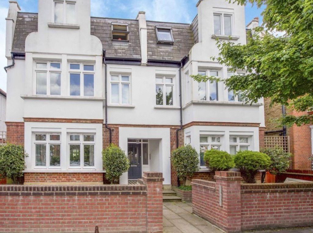 1 bed flat for sale in Claremont Road, St Margarets TW1, £380,000